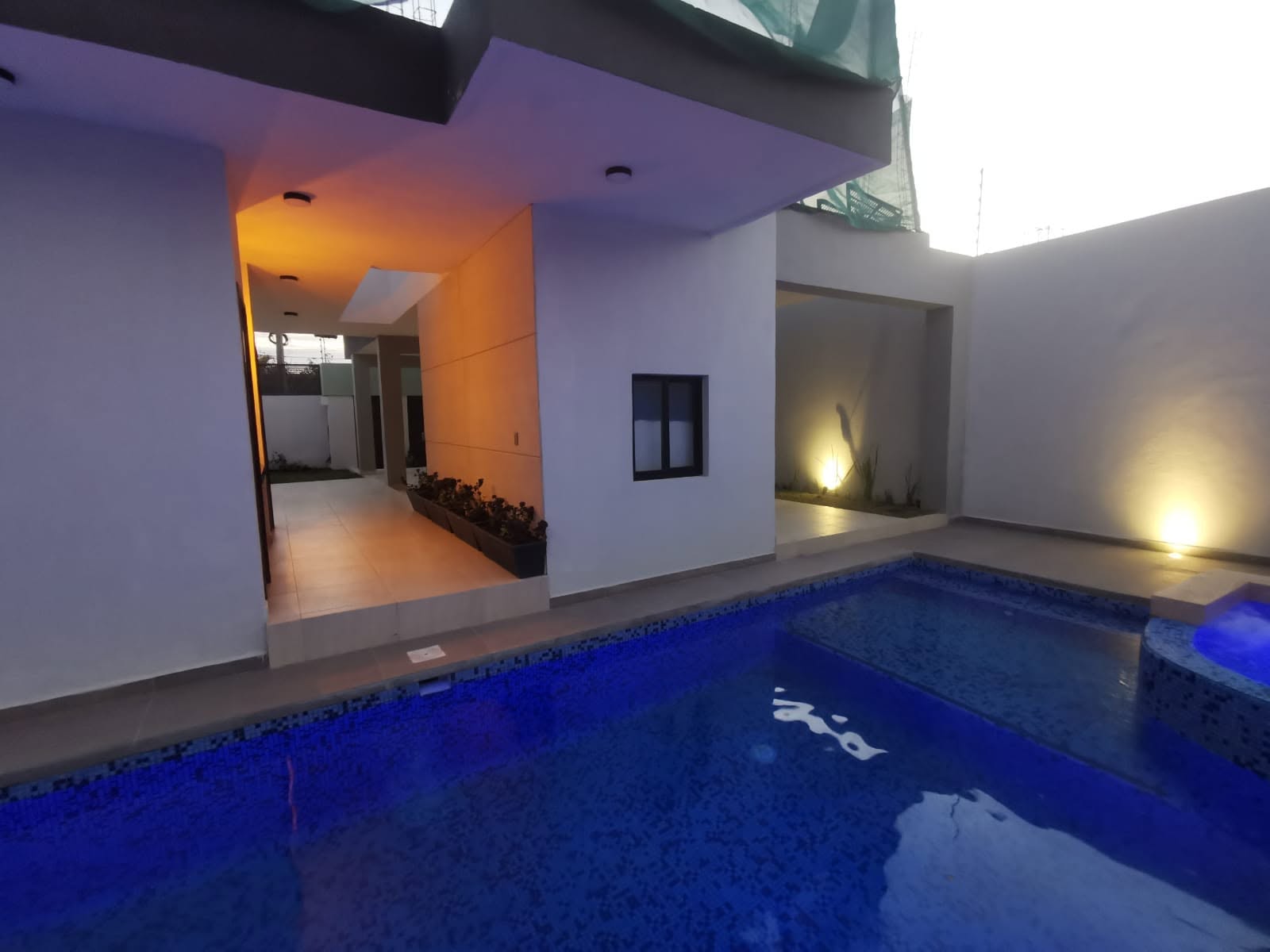 Alberca con Iluminación LED - Terraza La Opulenza